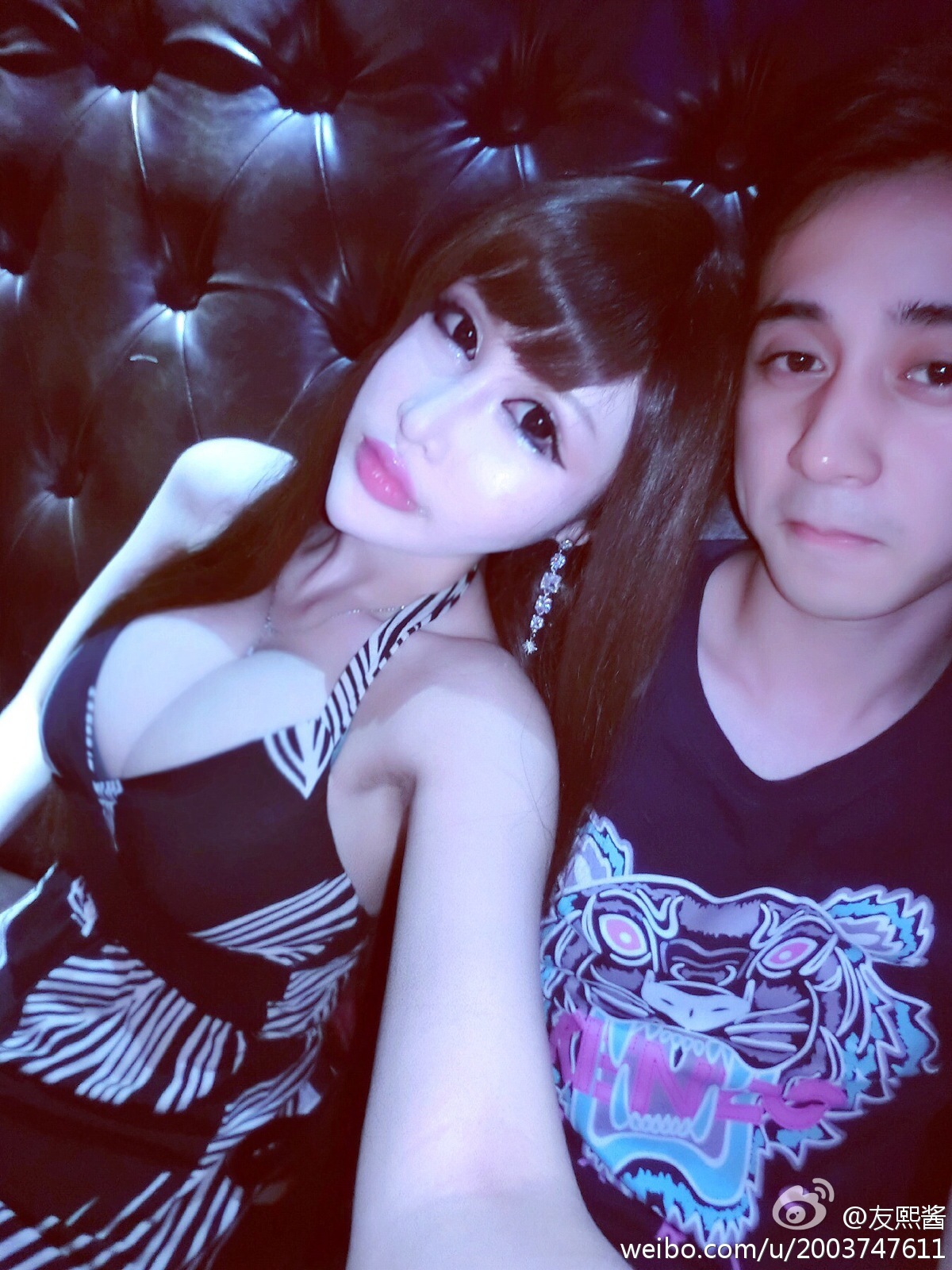 G罩美胸 火爆的辣子 友熙酱 微博自拍破解私密图片 2